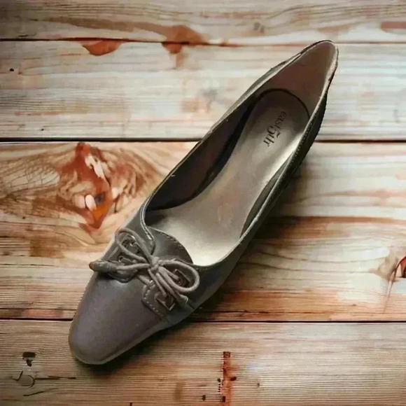 East 5th Size 6.5 Copper Colored Slip-On Heels Dress Shoes. Excellent Condition - Picture 3 of 4